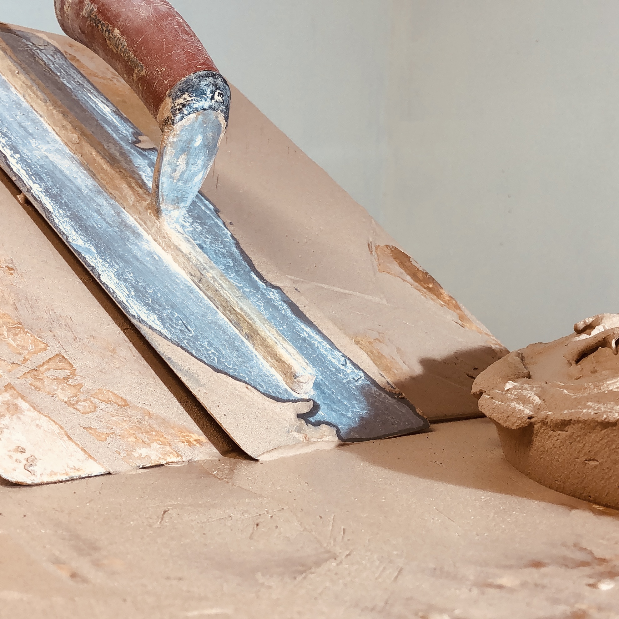 image of plasterers hawk and trowel
